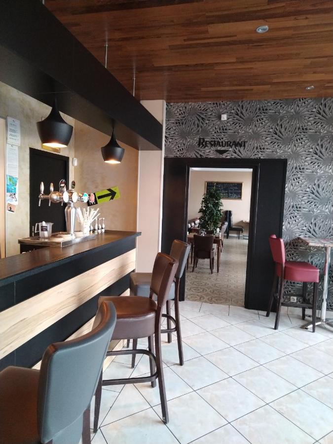 Le Relax Hotel Aurillac Bagian luar foto