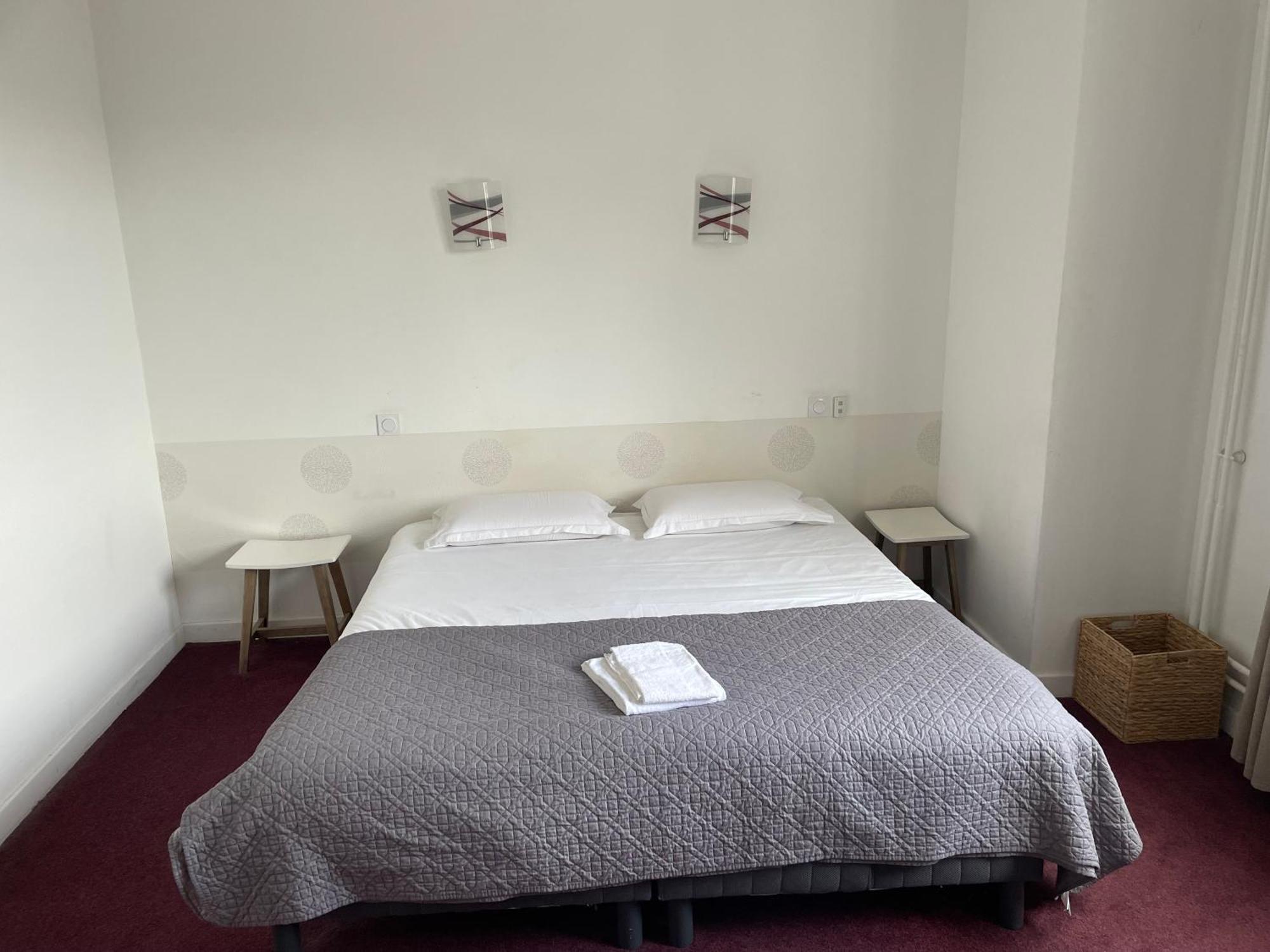 Le Relax Hotel Aurillac Bagian luar foto