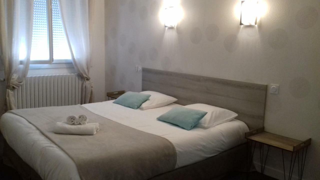 Le Relax Hotel Aurillac Bagian luar foto