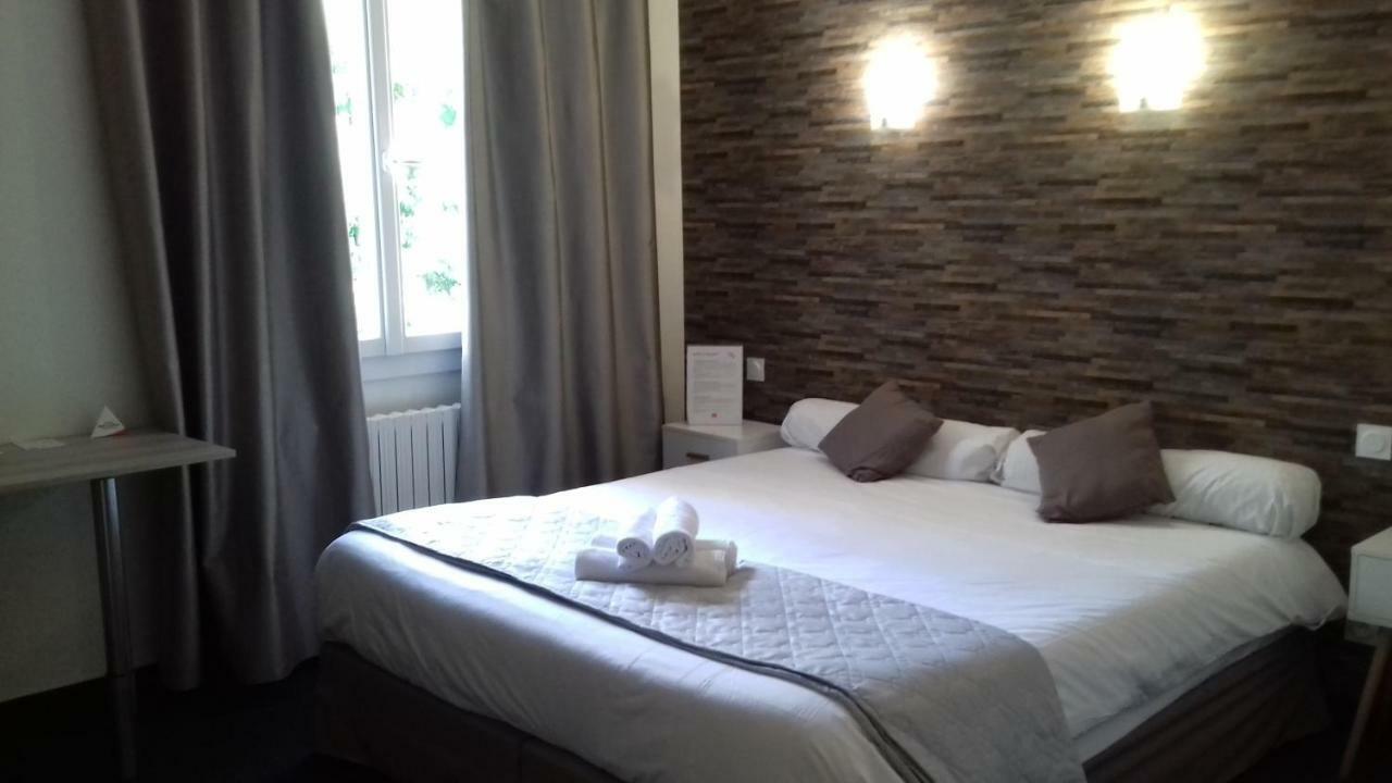 Le Relax Hotel Aurillac Bagian luar foto